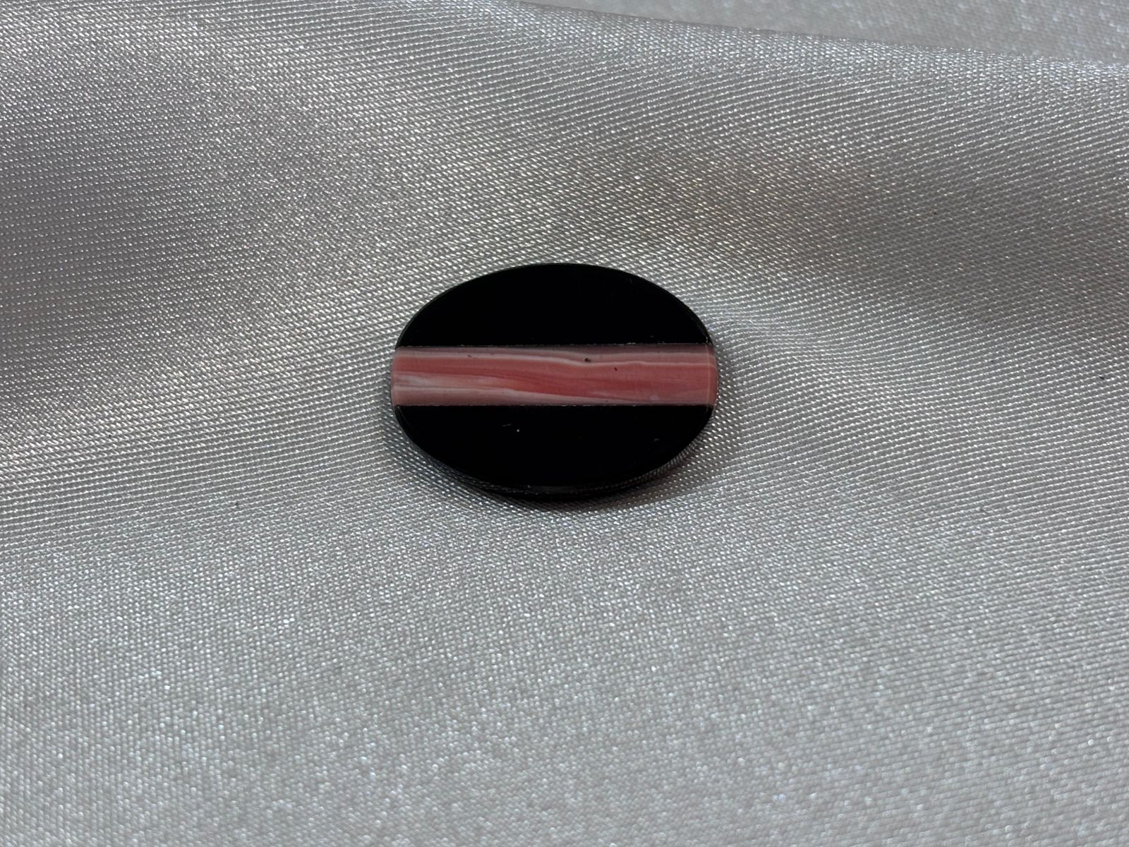Ónix Negro con Rodocrosita