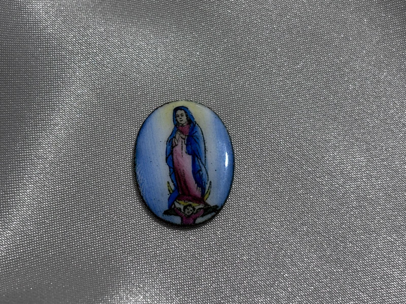 Cerámica esmaltada con la imagen de la Virgen