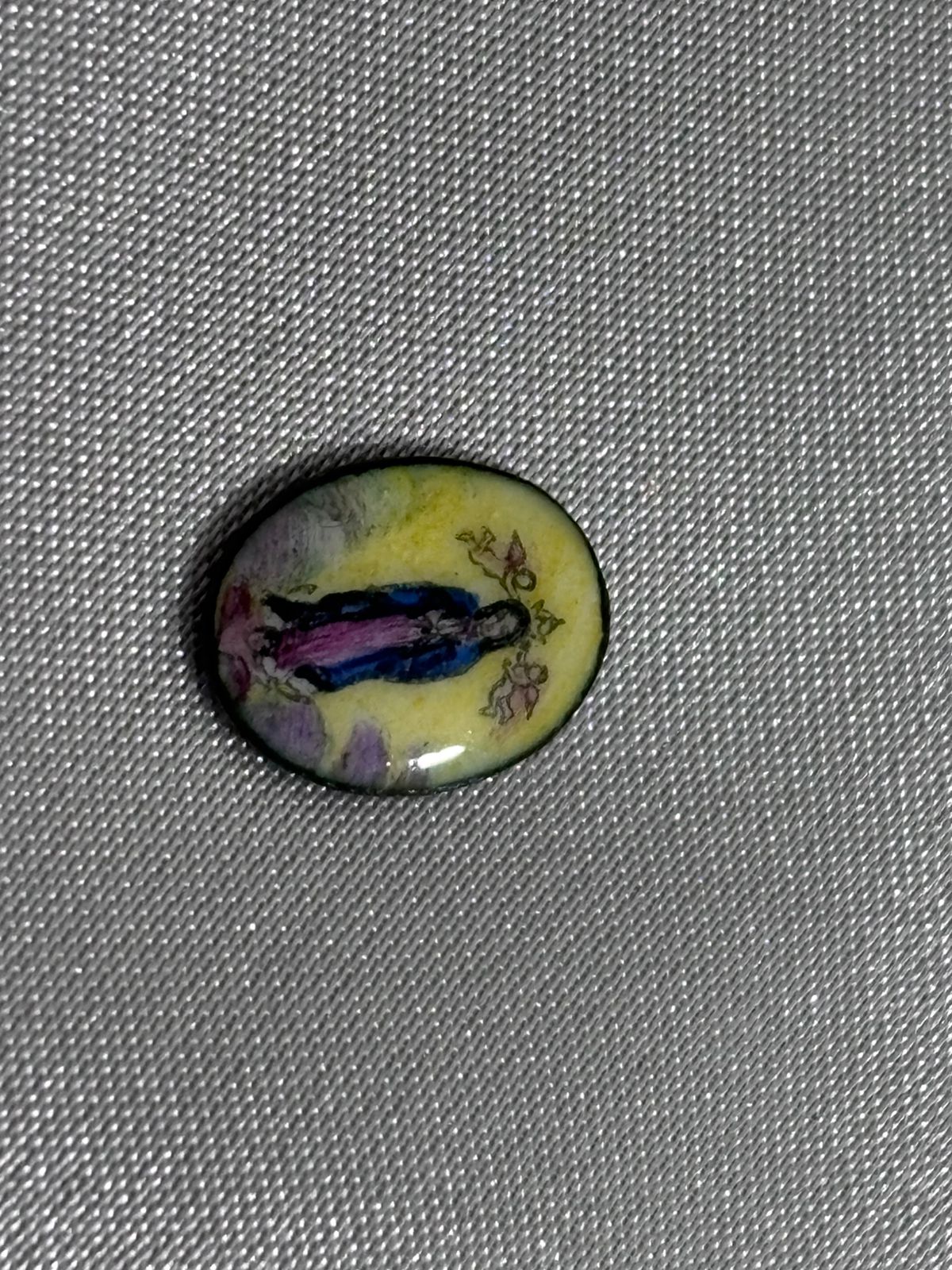 Cerámica esmaltada con la imagen de la Virgen